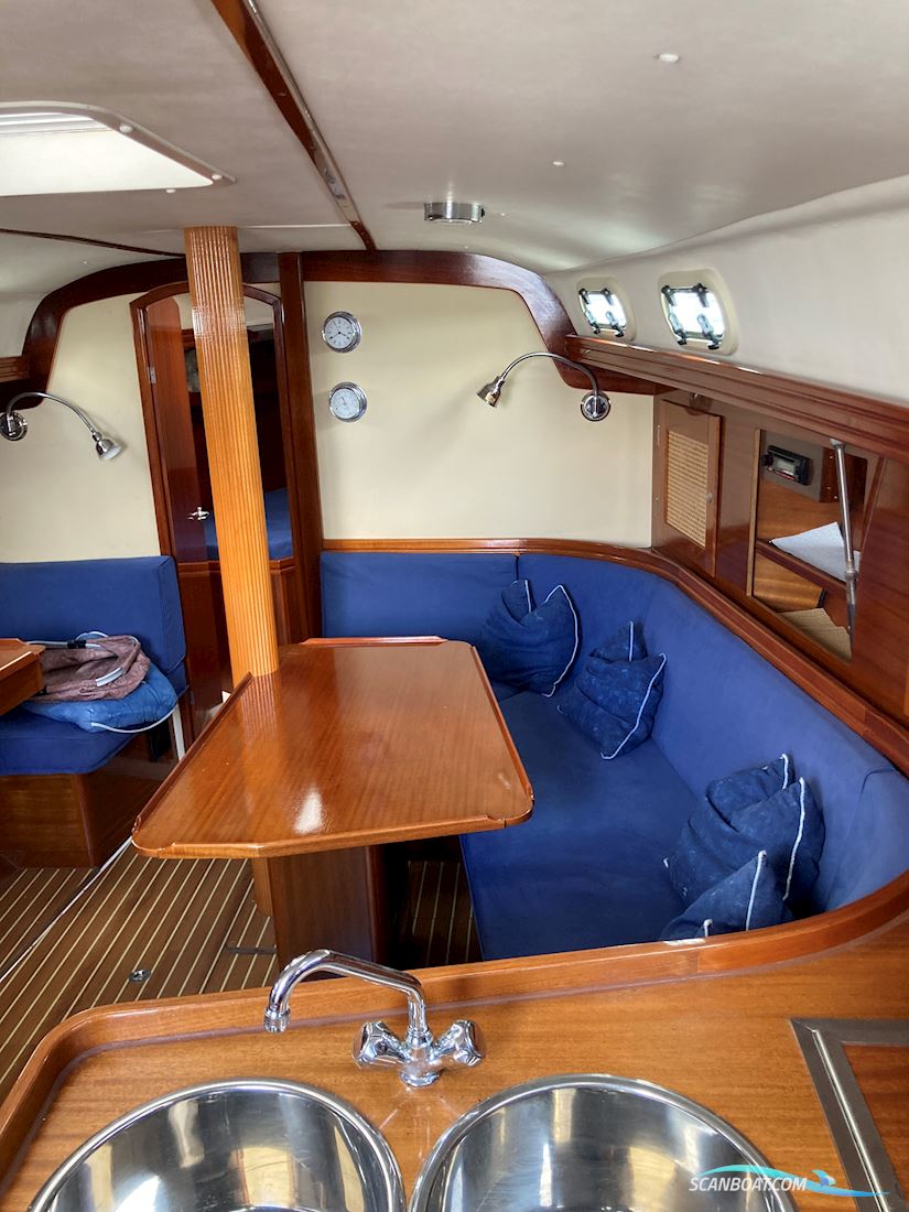 Hanse 371