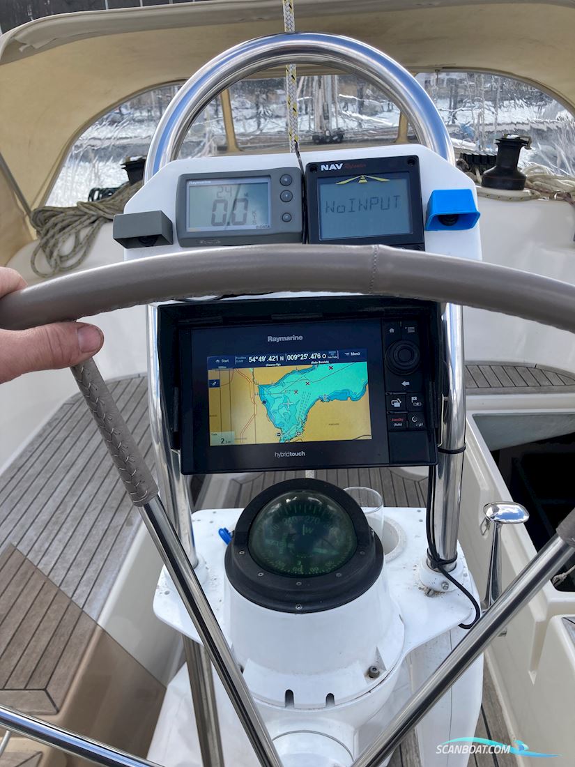 Hanse 371