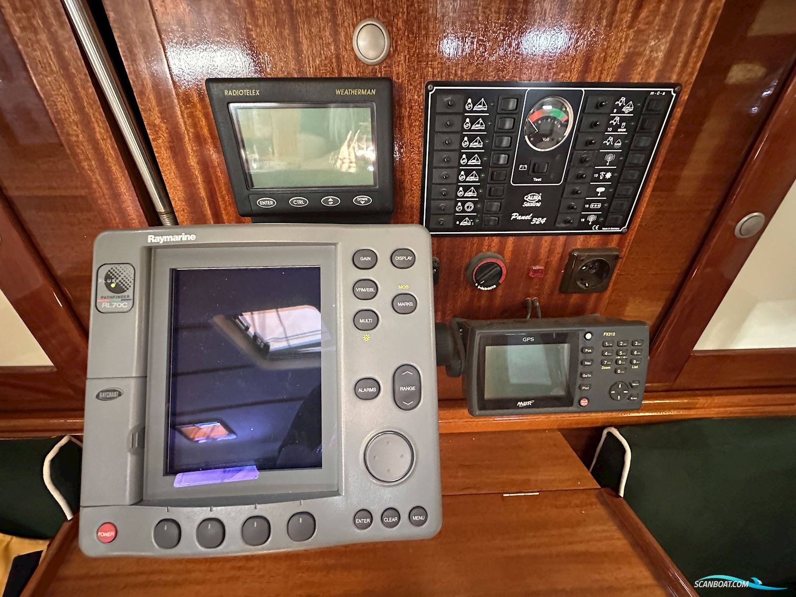 Hanse 371