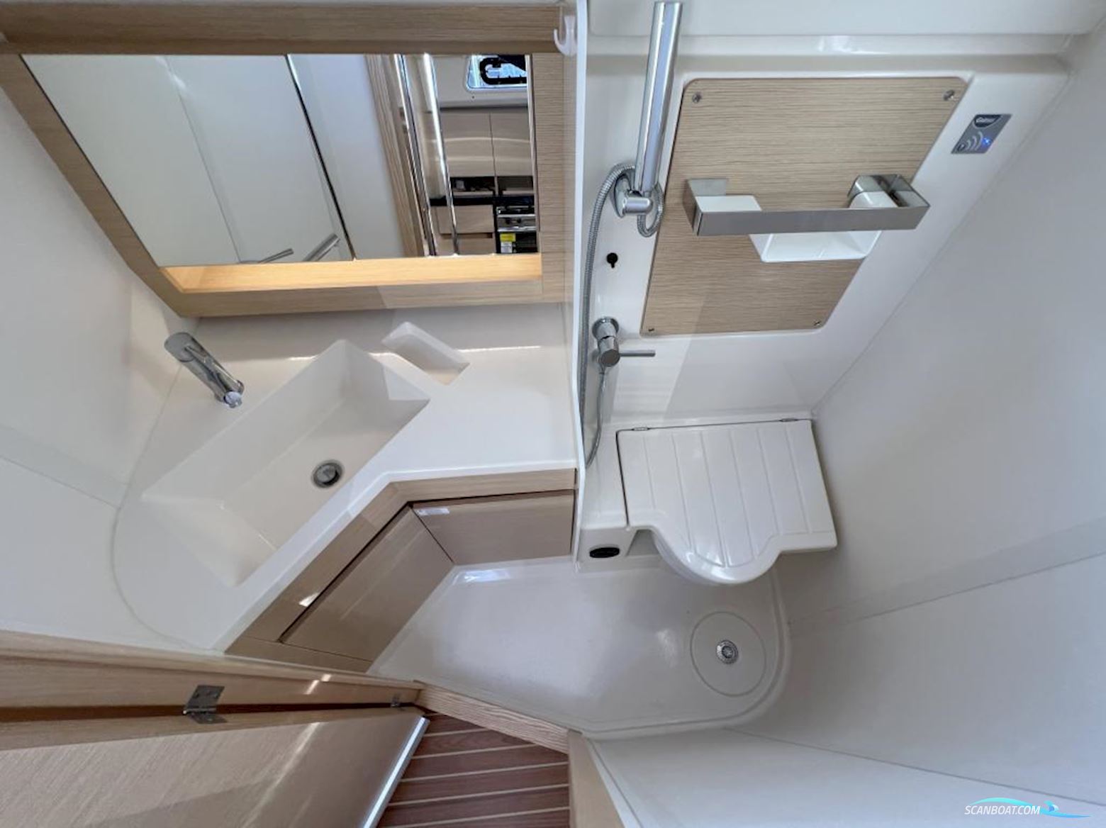 Hanse 388