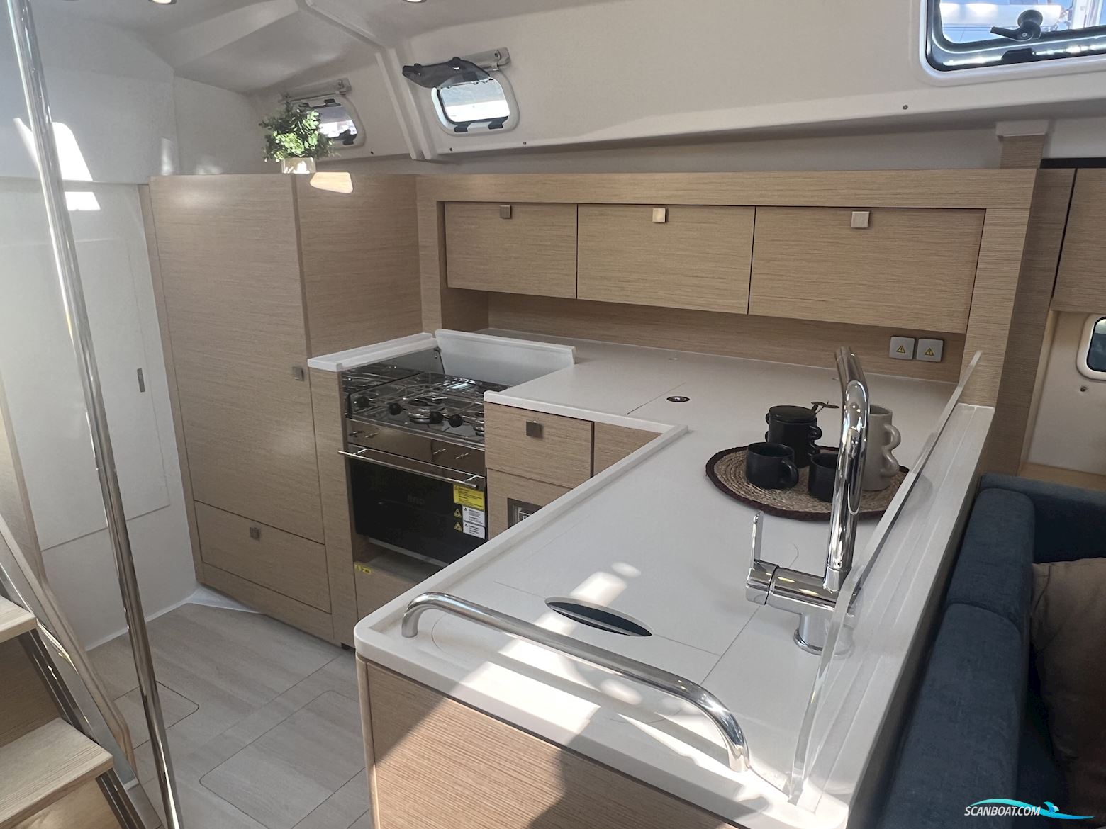 Hanse 410 Neu Auf Bestellung, Segelklar zu Wasser Inkl. Primer & Antif