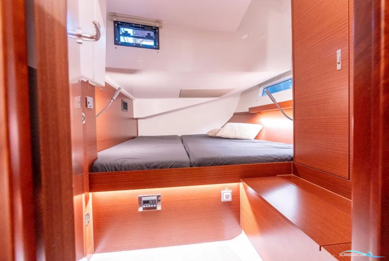 Hanse 410