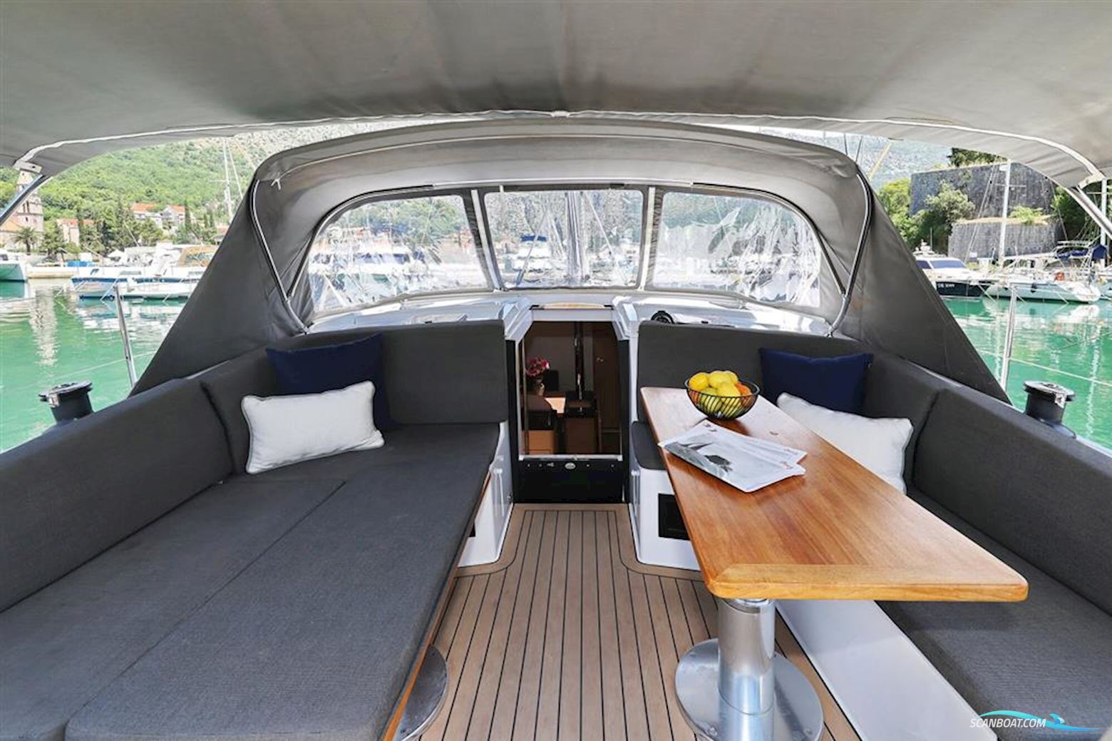 Hanse 410