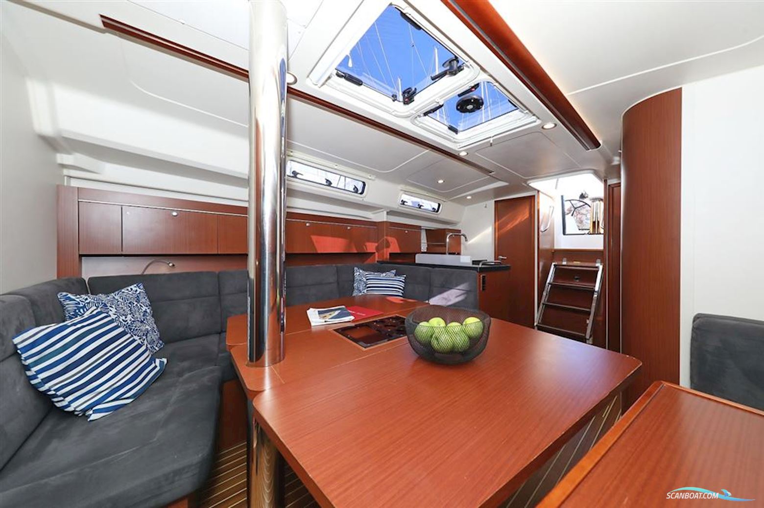 Hanse 415
