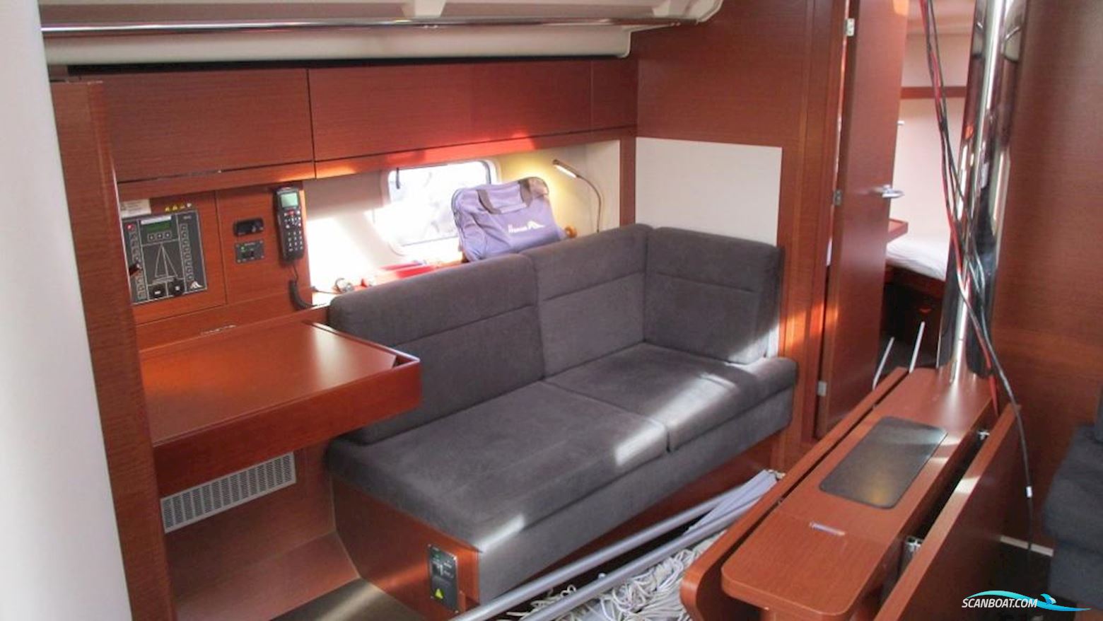 Hanse 418