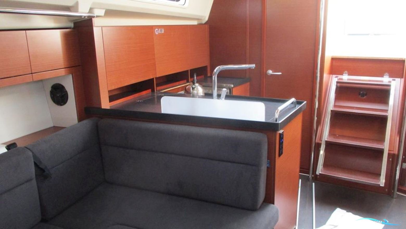 Hanse 418