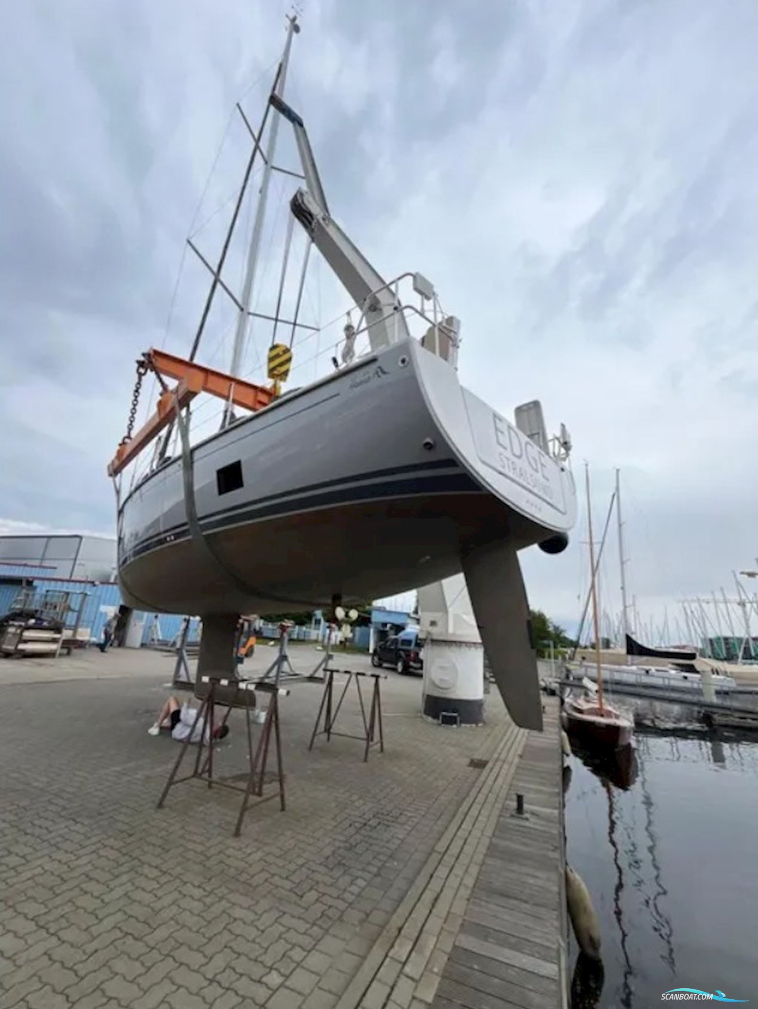 Hanse 418