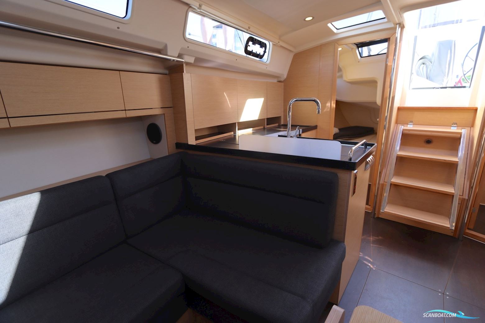 Hanse 418