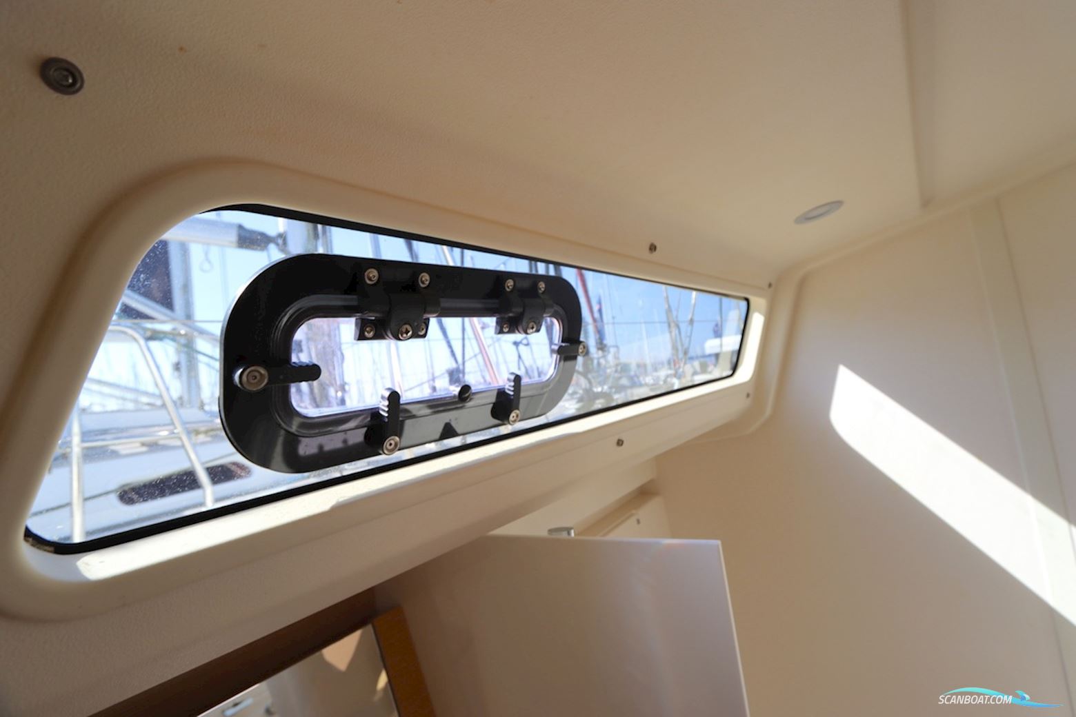 Hanse 418