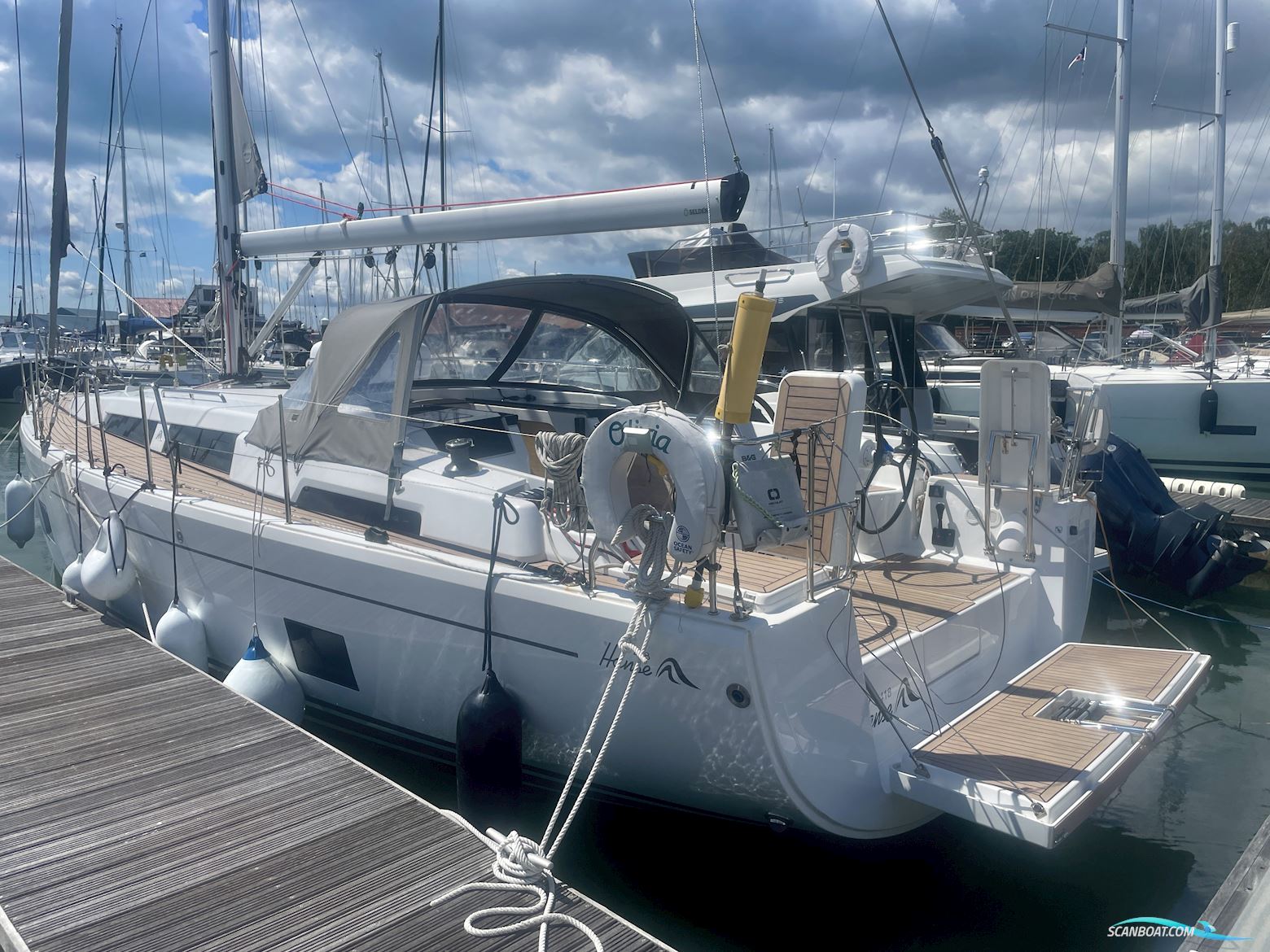 Hanse 418