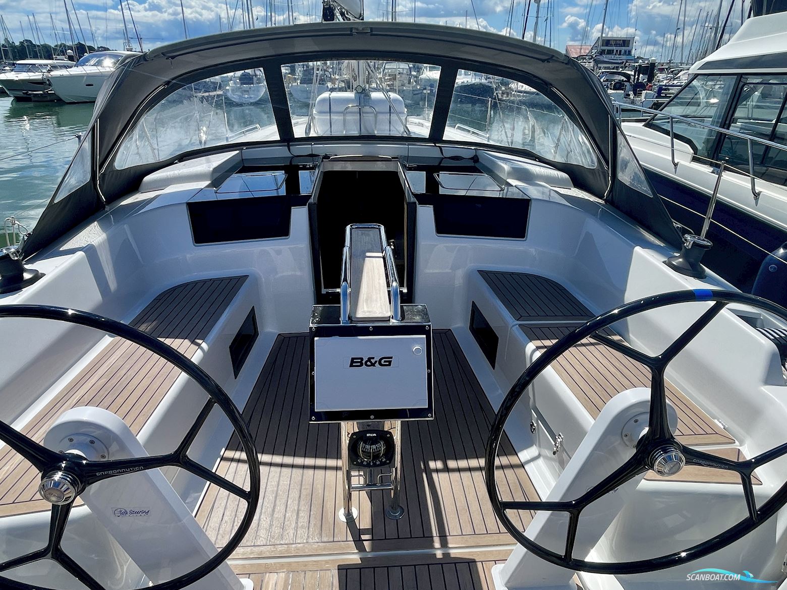 Hanse 418