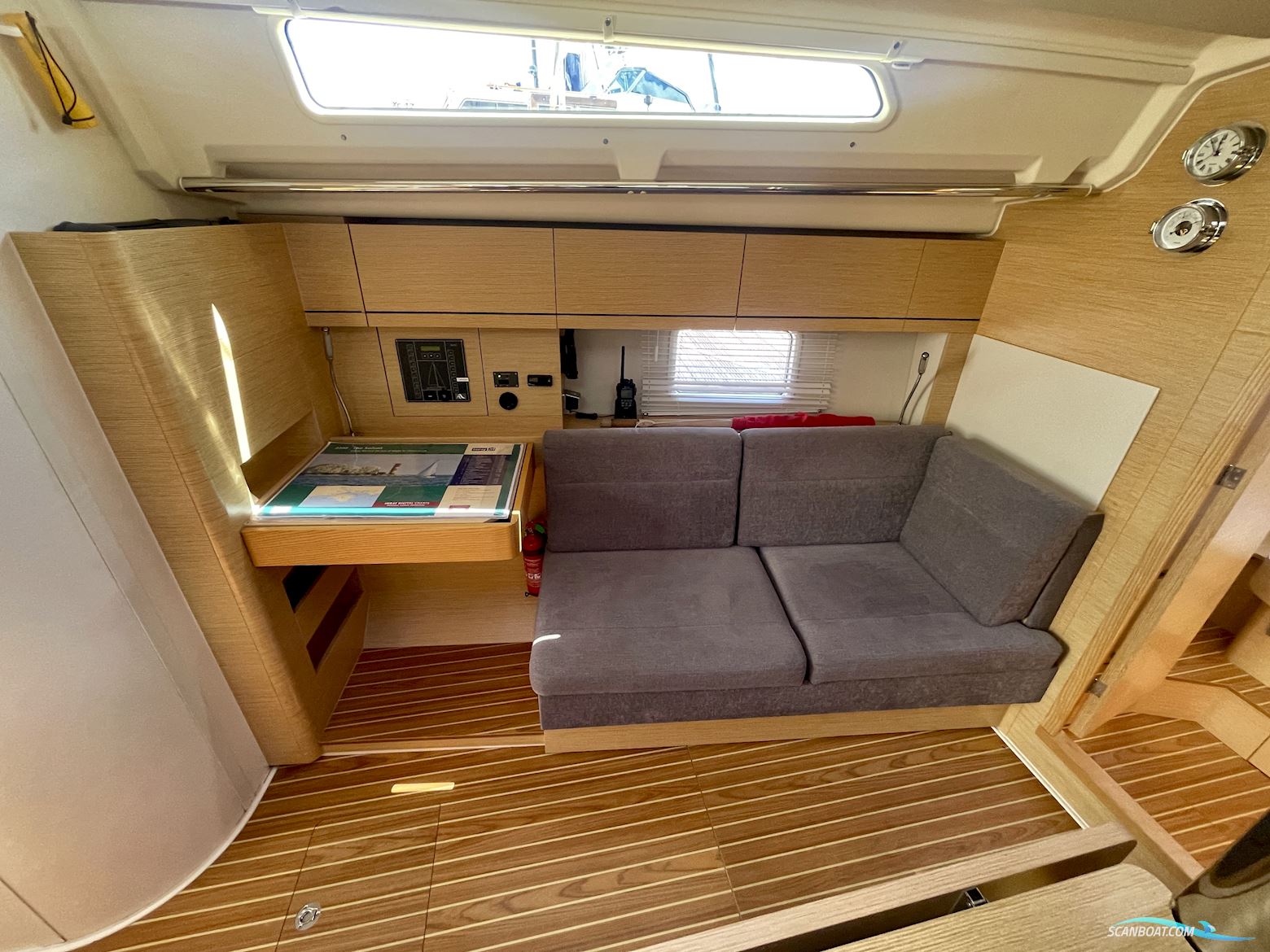 Hanse 418