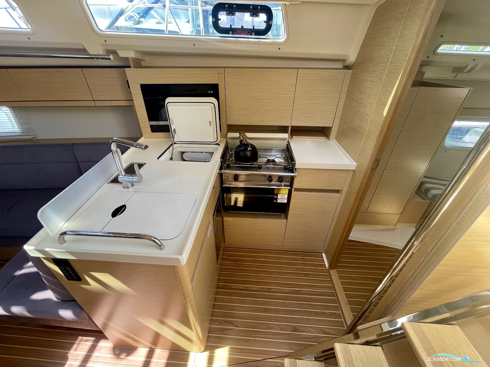 Hanse 418