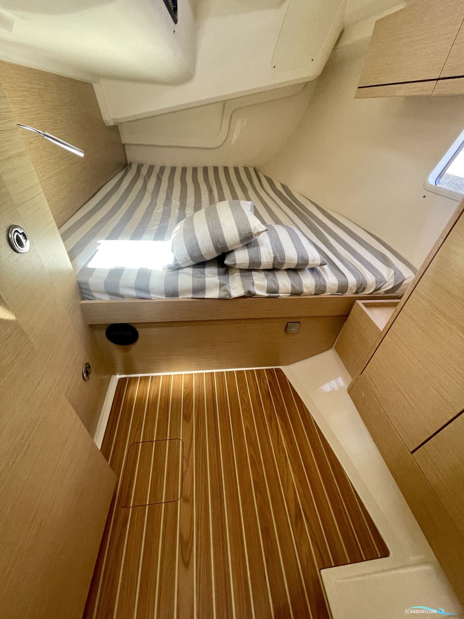 Hanse 418