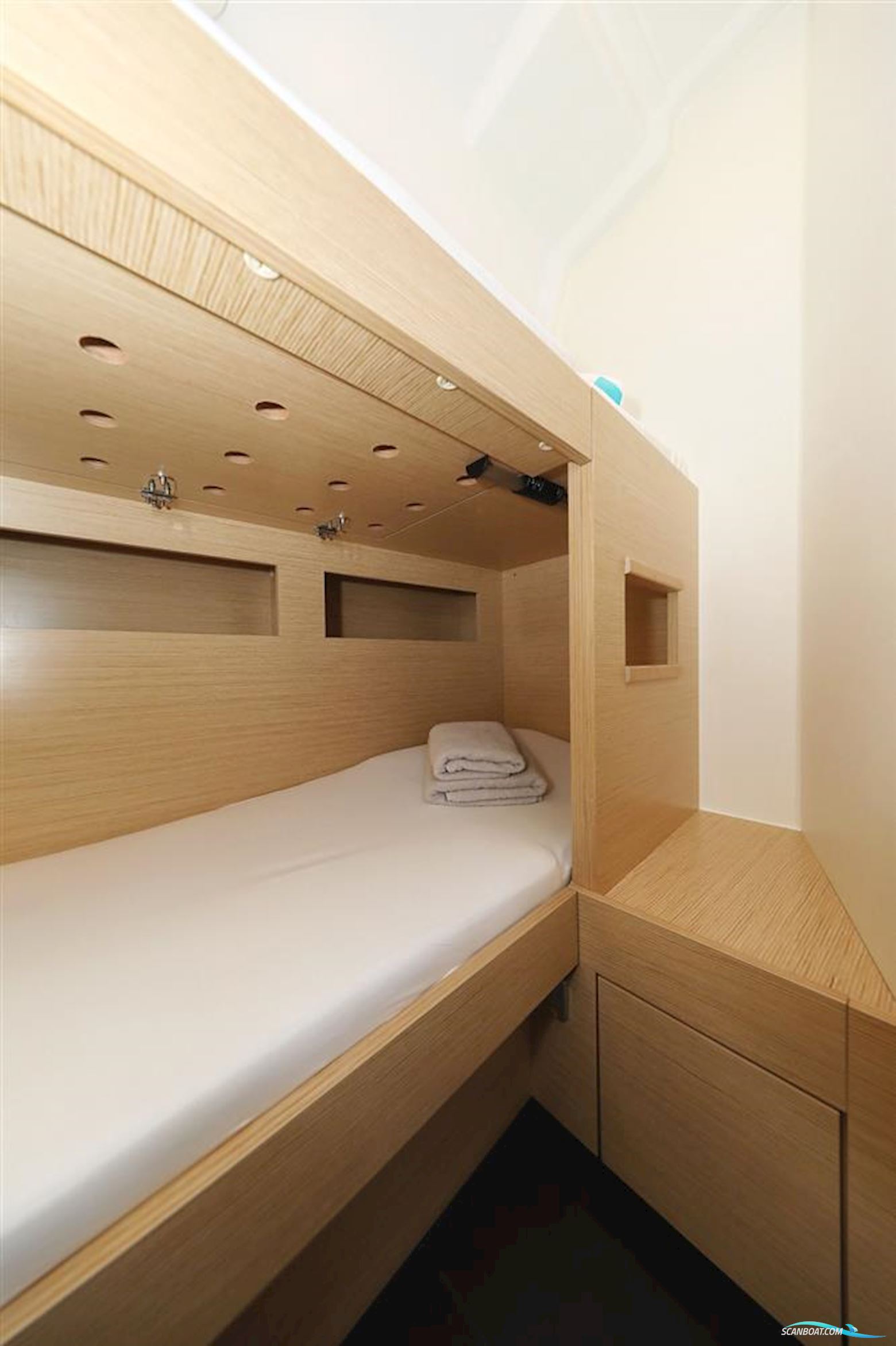Hanse 460