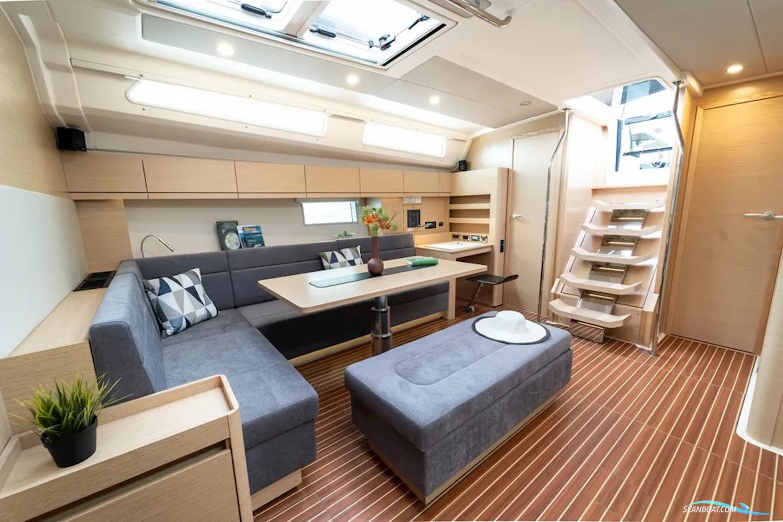 Hanse 508