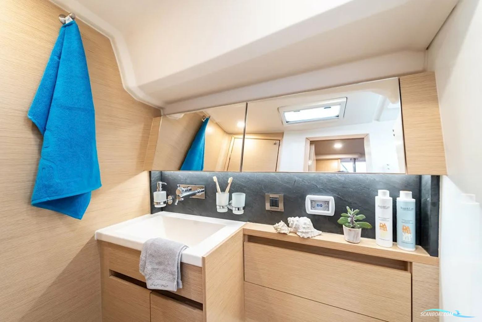 Hanse 508