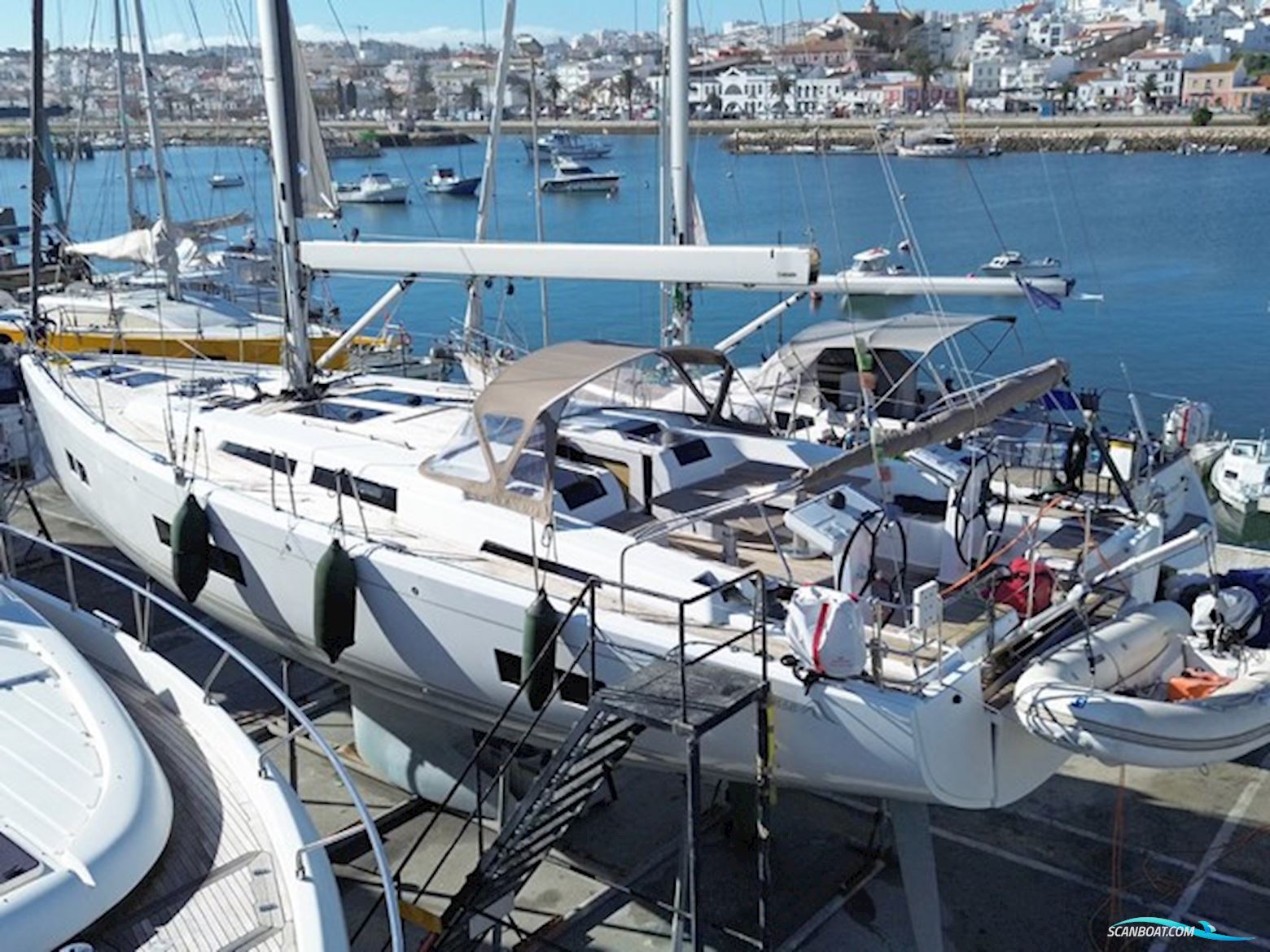 Hanse 548