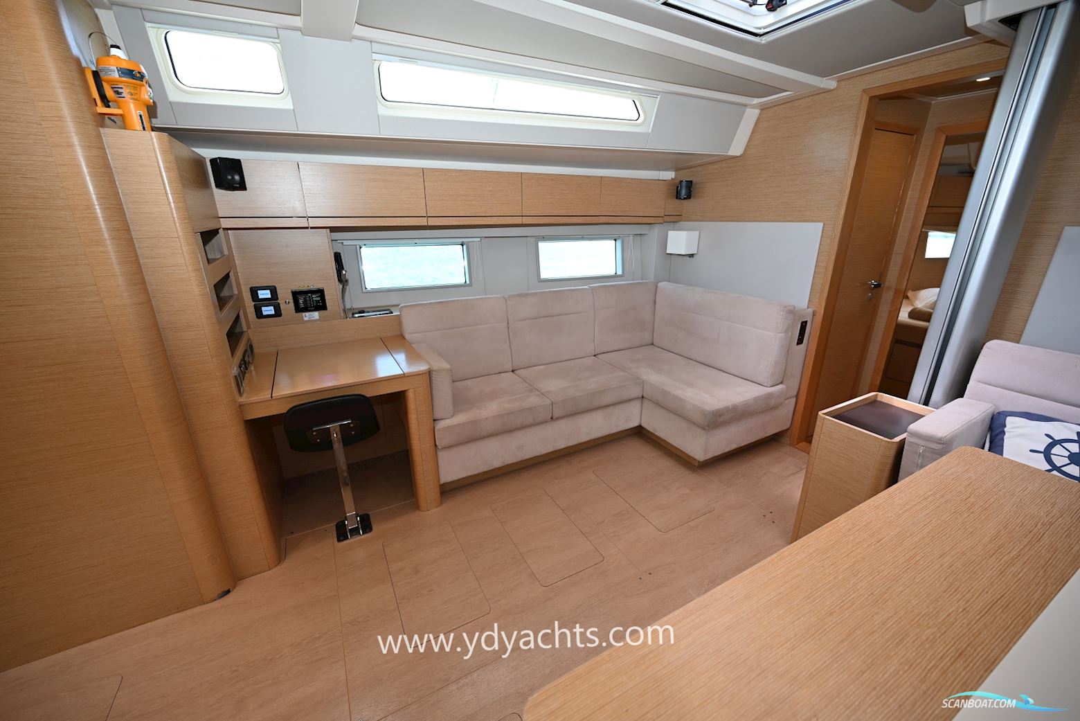 Hanse 548
