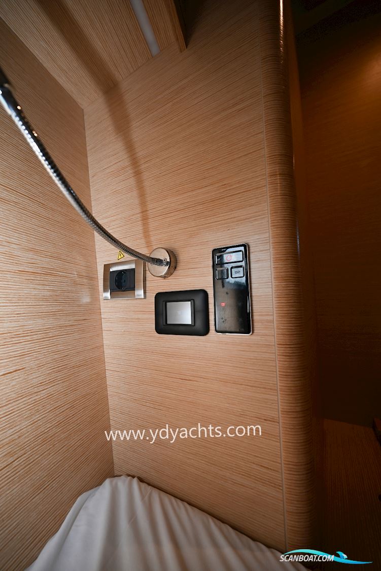 Hanse 548