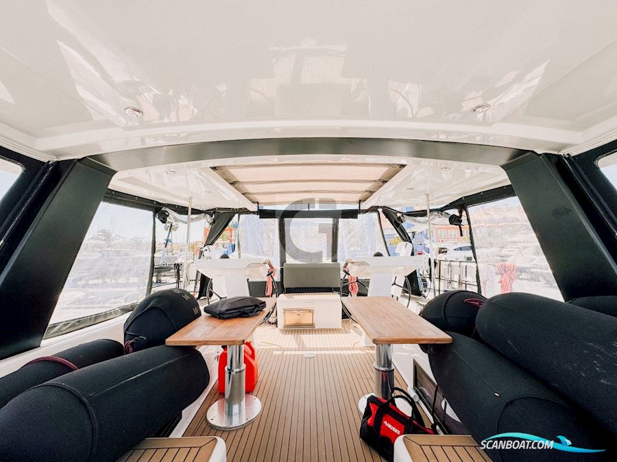 Hanse 548