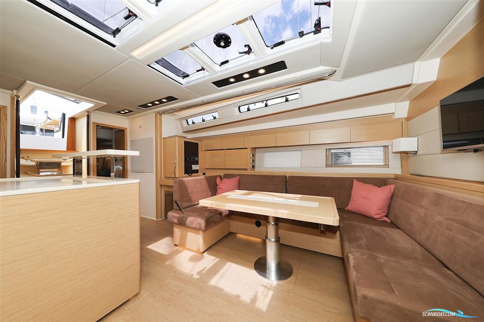 Hanse 588