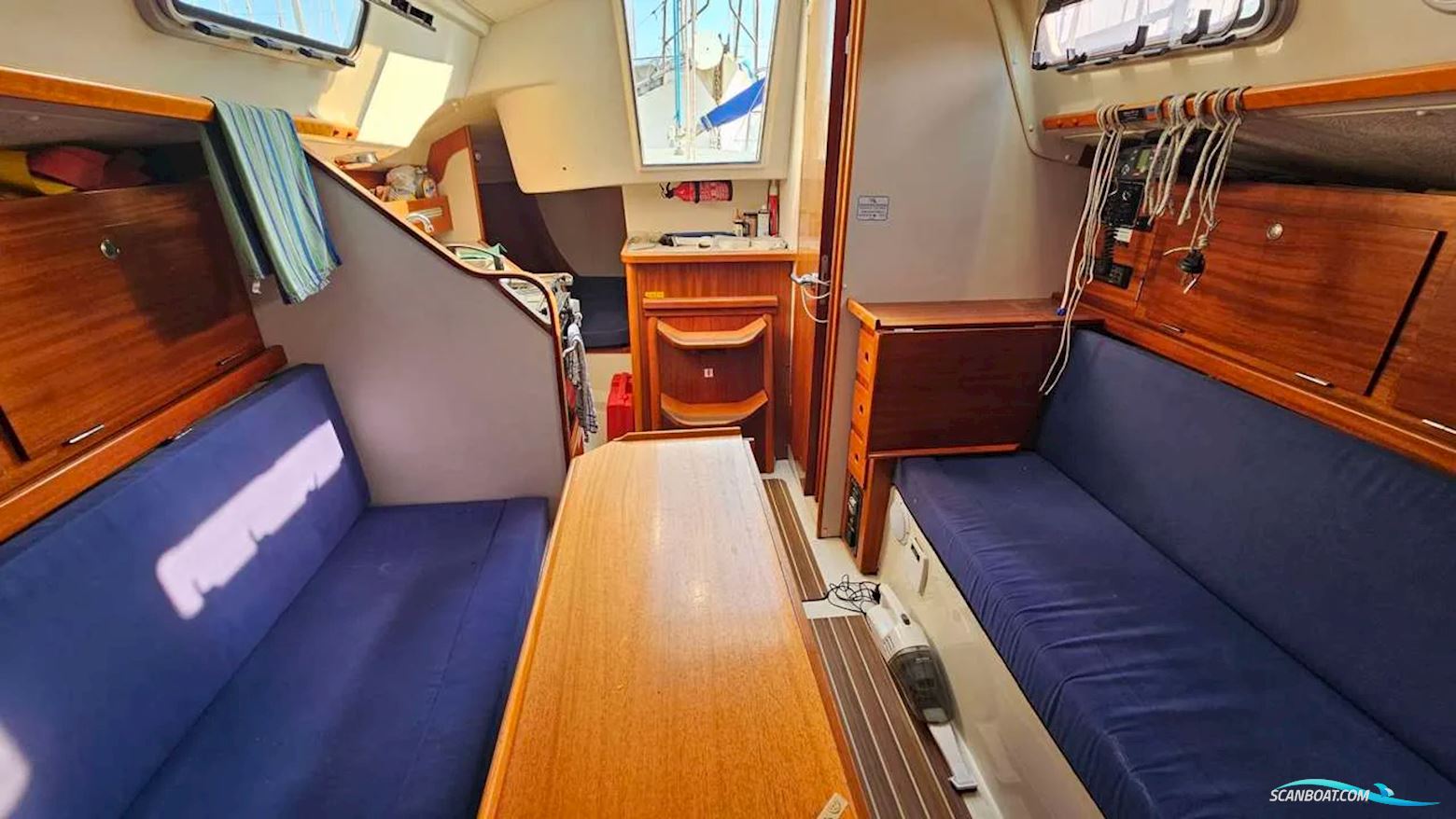 Hanse Yachts 300