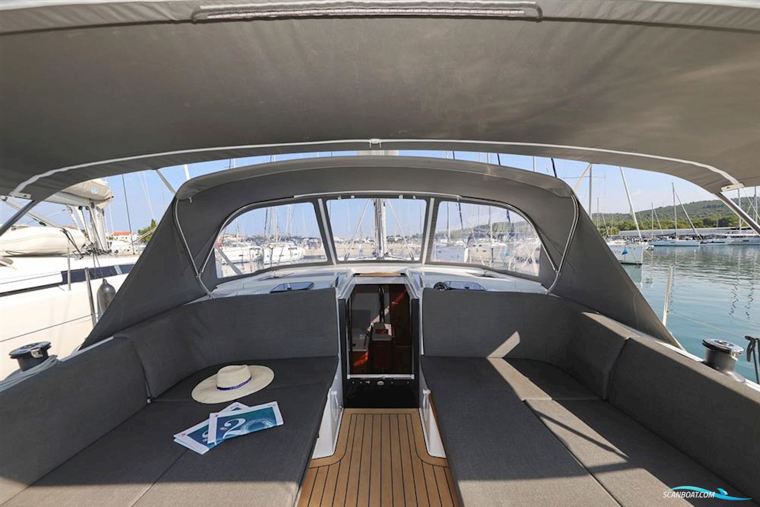 Hanse Yachts 410