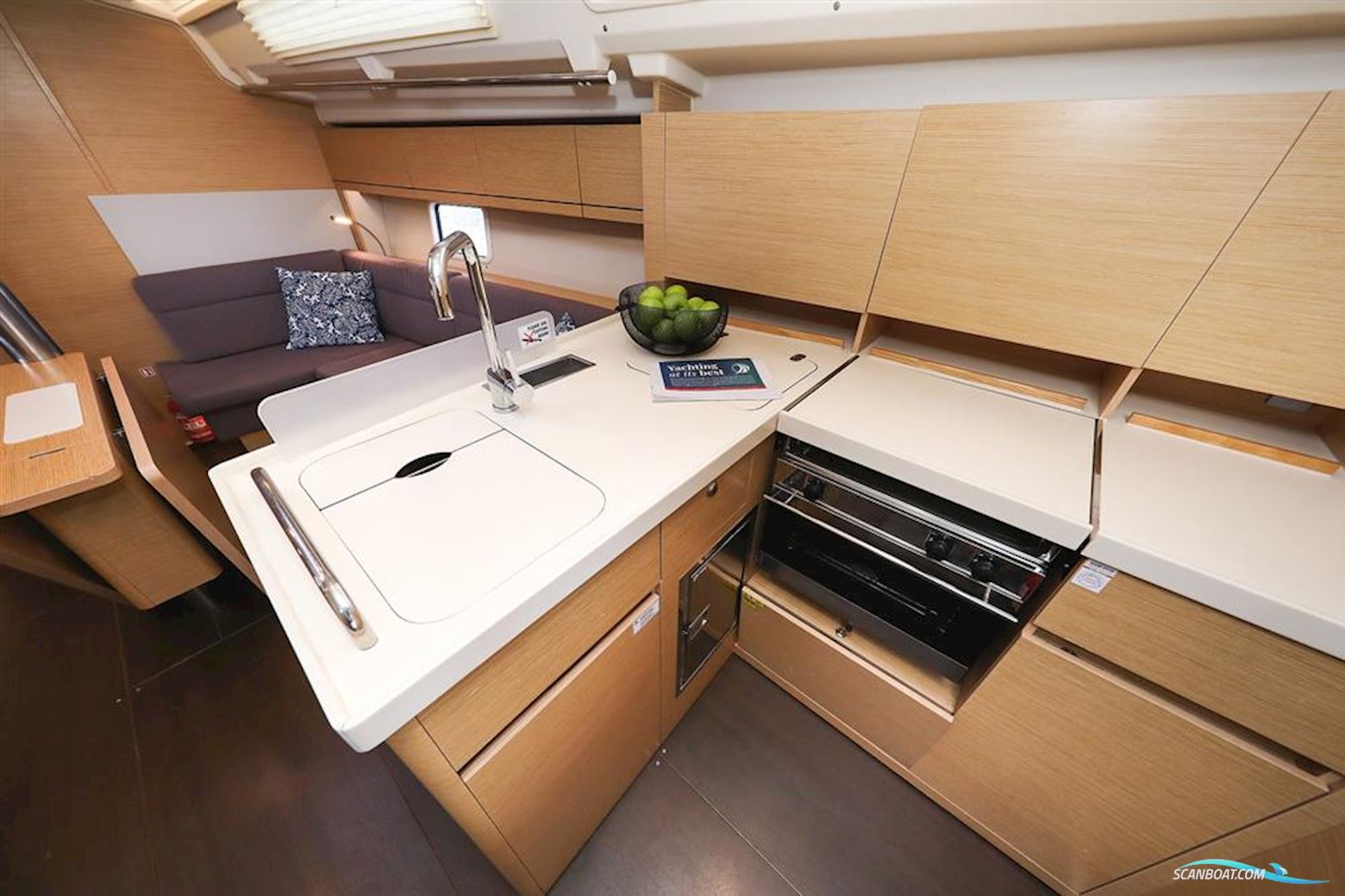 Hanse Yachts 418