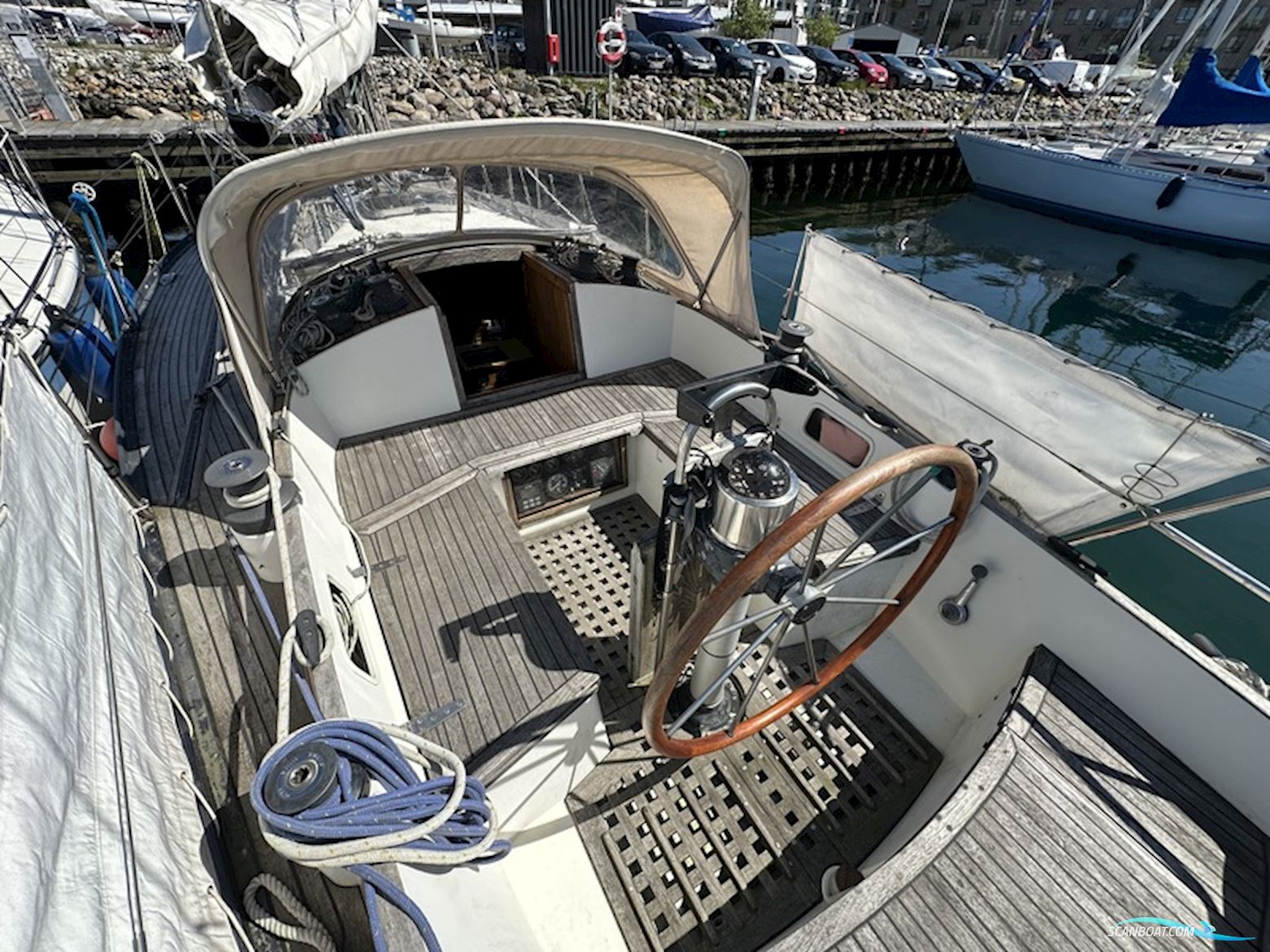 HELMSMAN 35