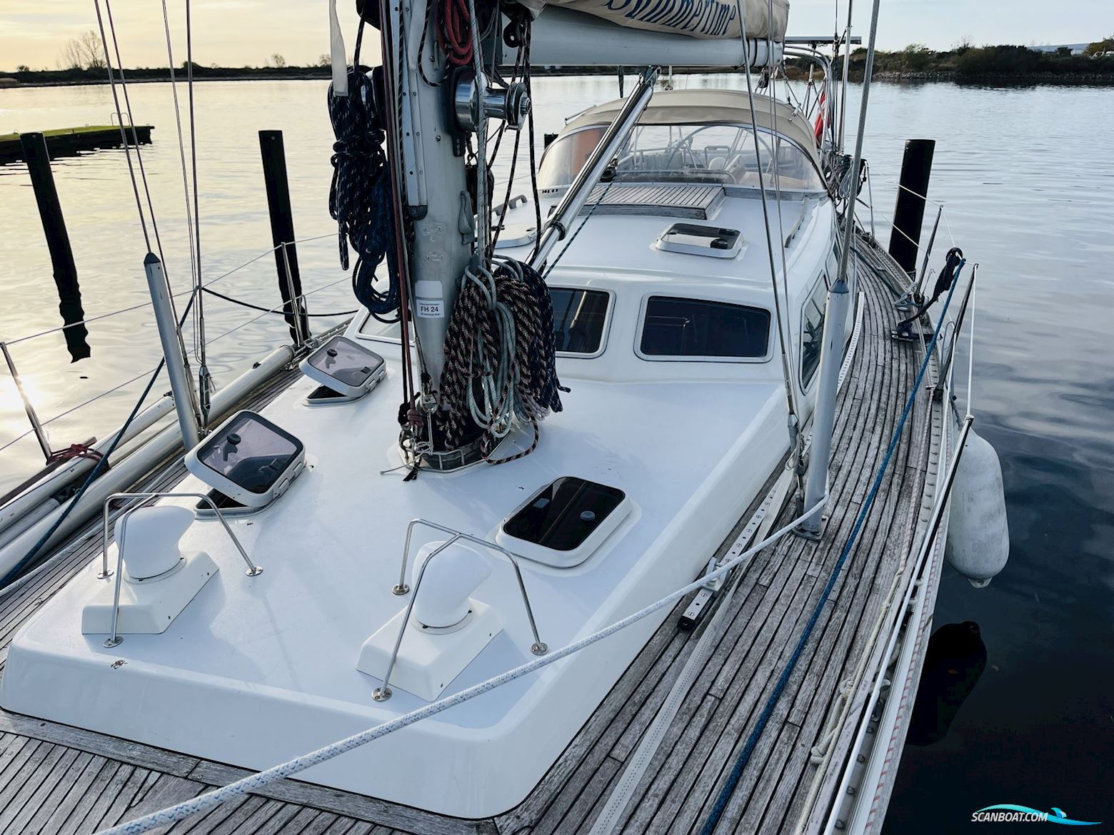Helmsman 49DS