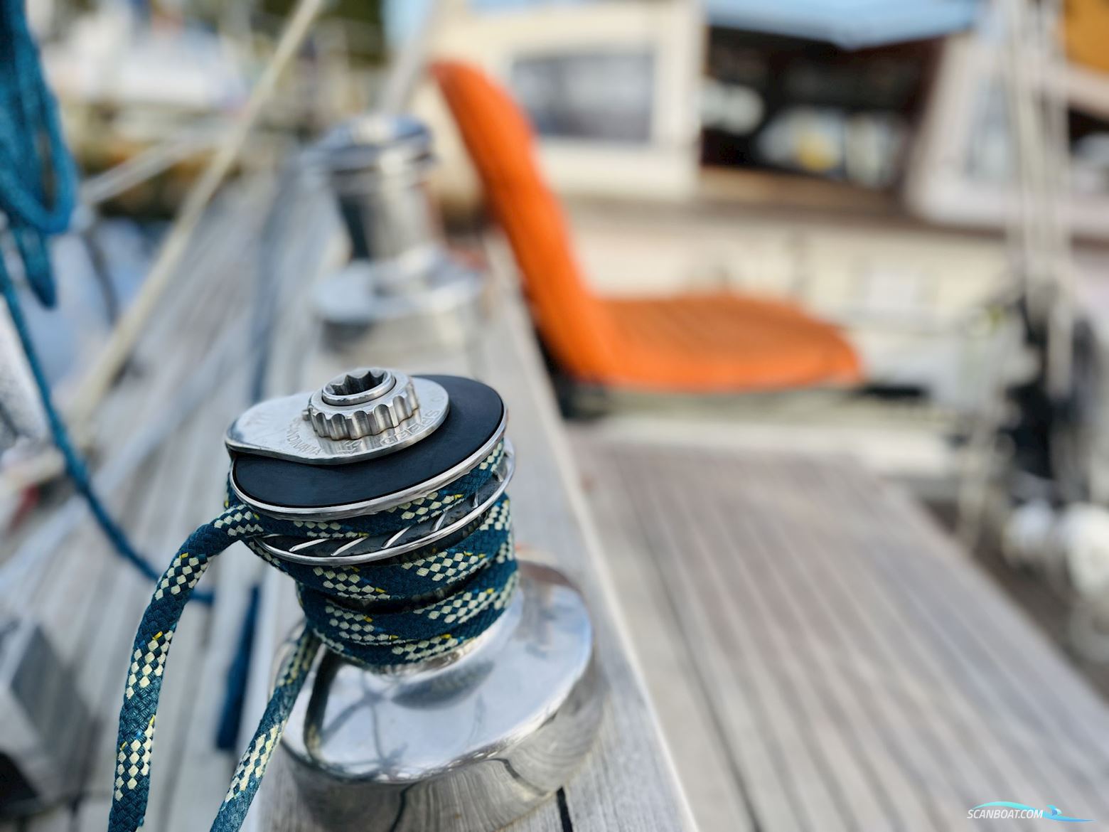 Helmsman 49DS