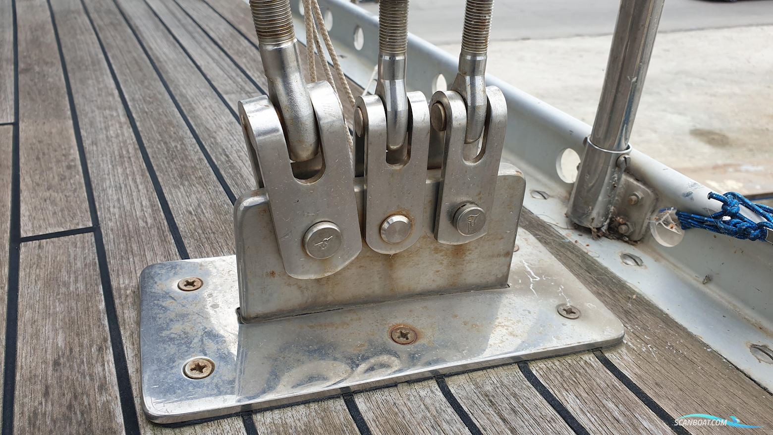 Helmsman Bosun Queen 55