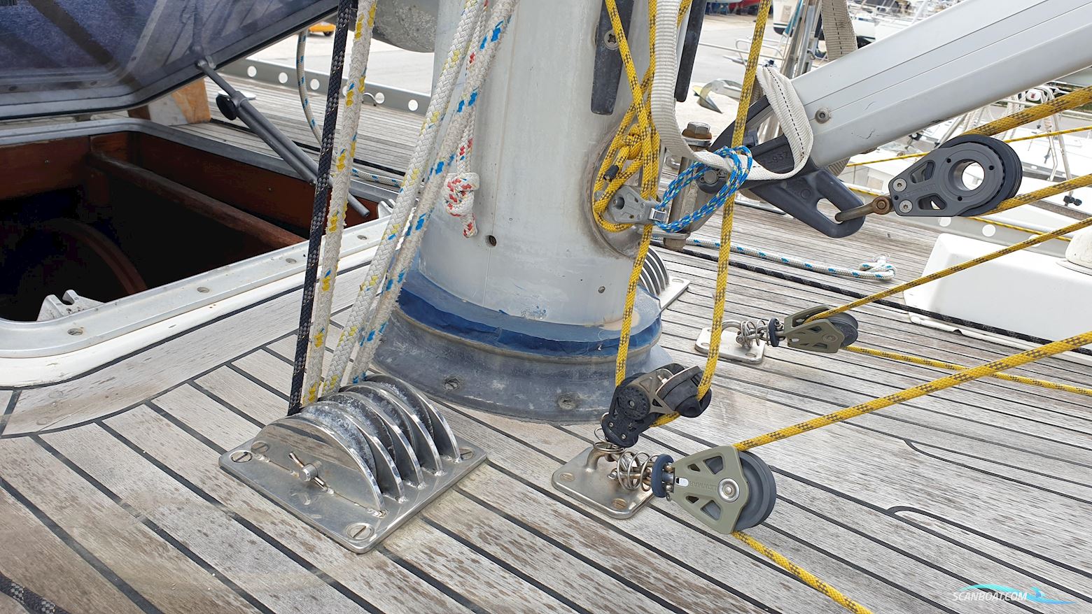 Helmsman Bosun Queen 55