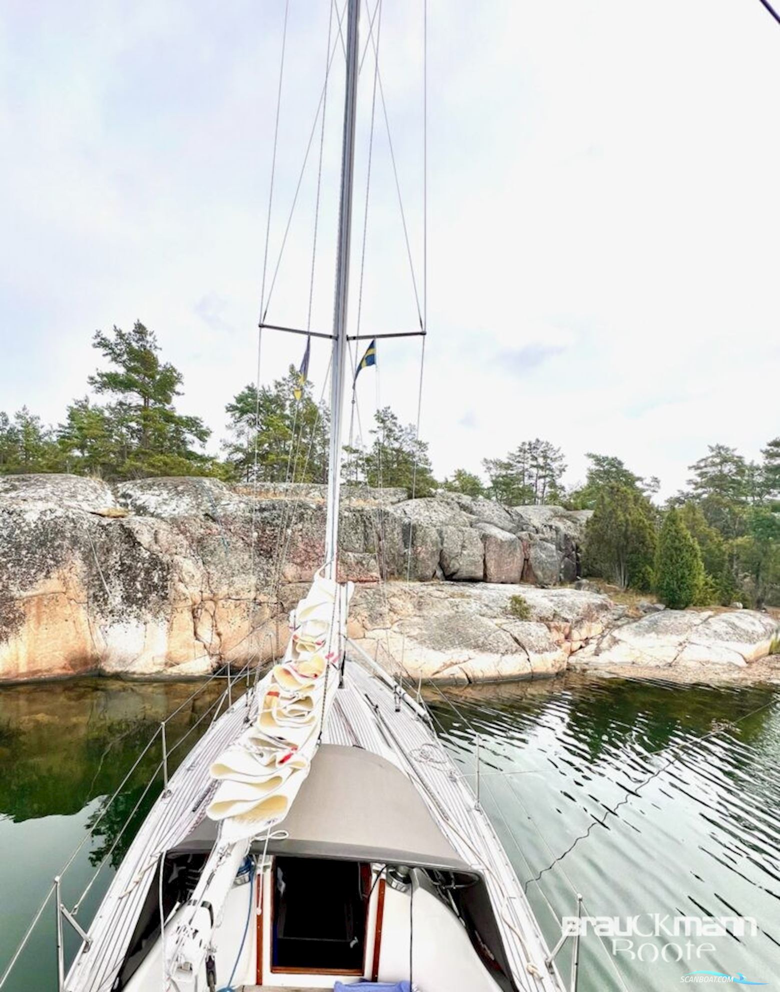 Helmsman Yachts 1200