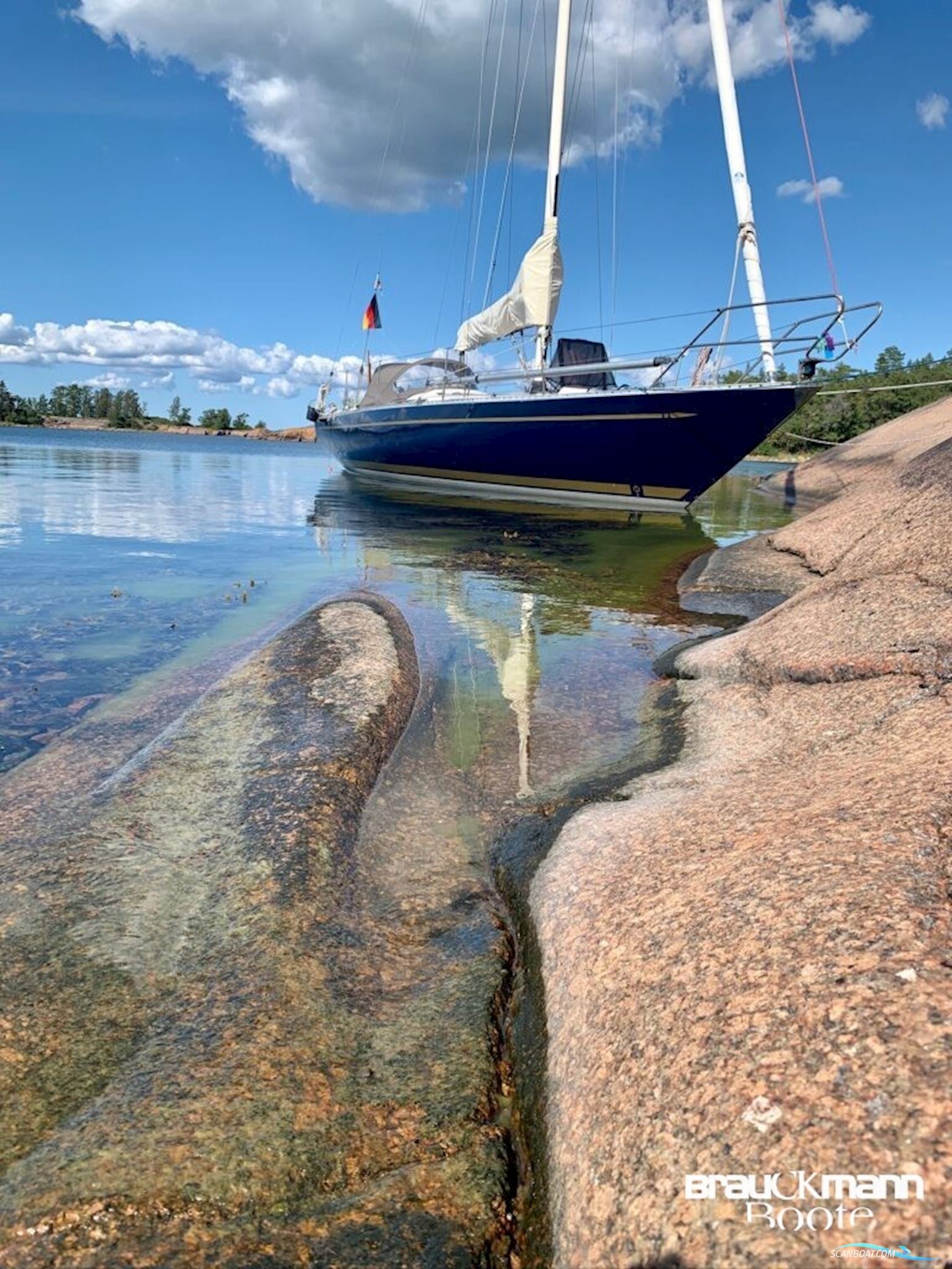 Helmsman Yachts 1200