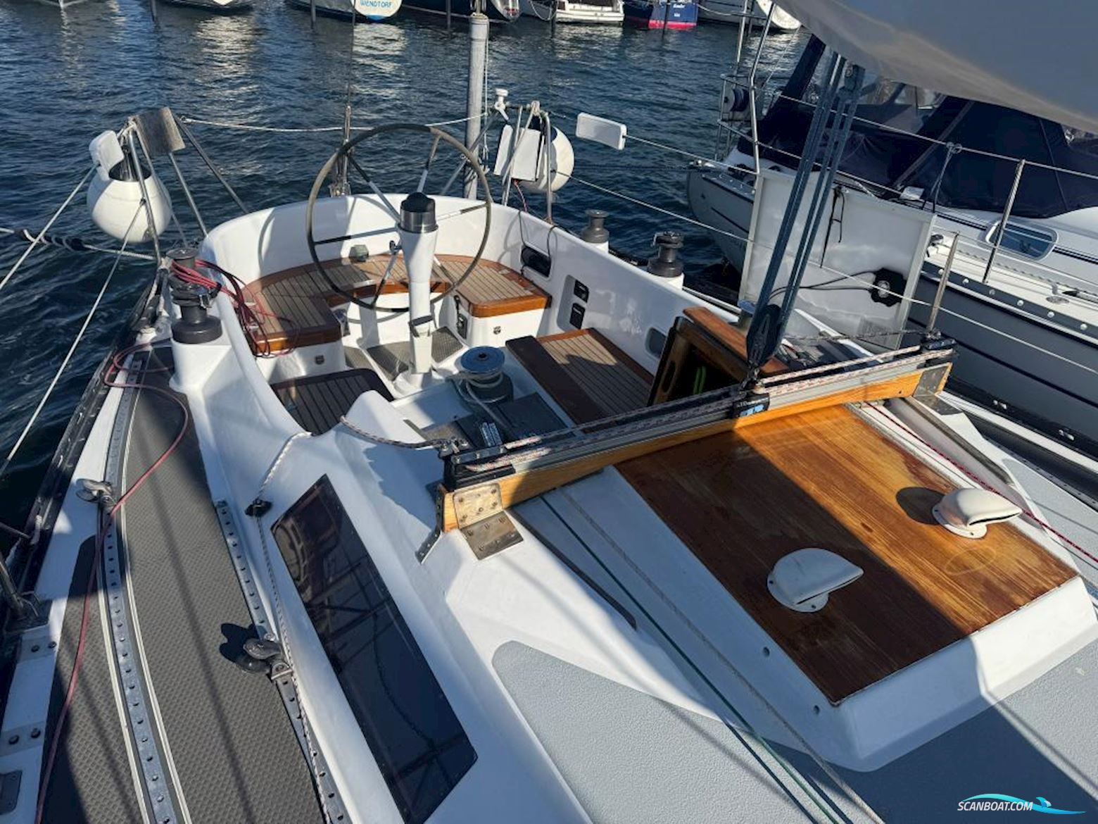 Helmsmann 35