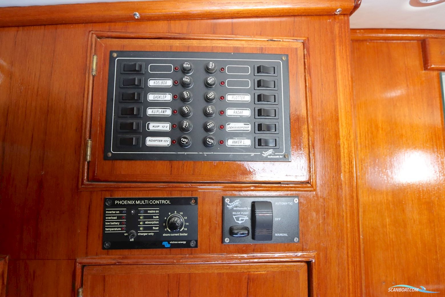 Holman & Pye Red Admiral 36