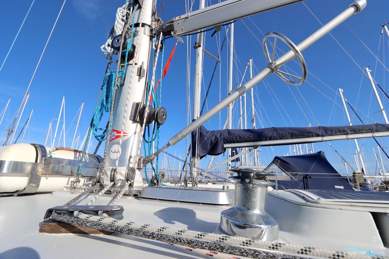 Holman & Pye Red Admiral 36