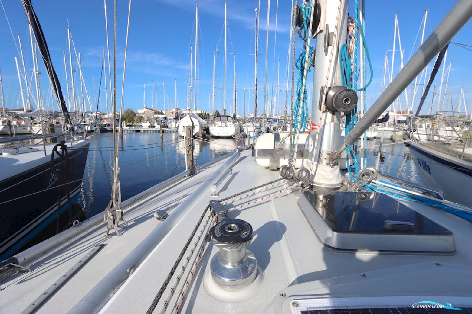 Holman & Pye Red Admiral 36