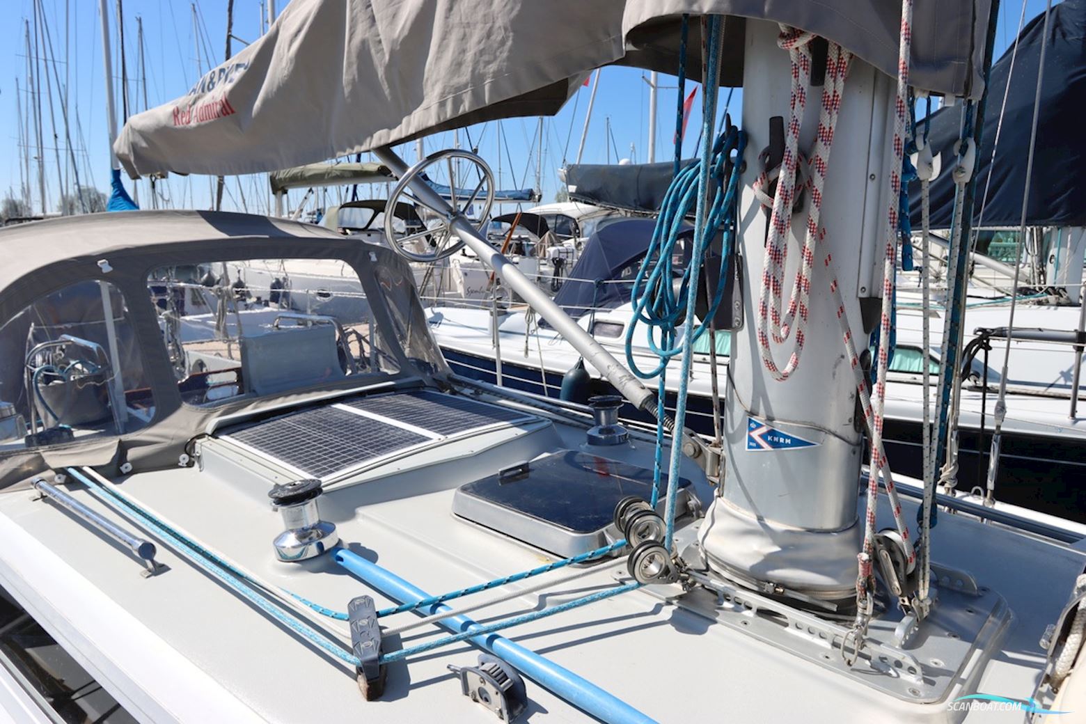 Holman & Pye Red Admiral 36