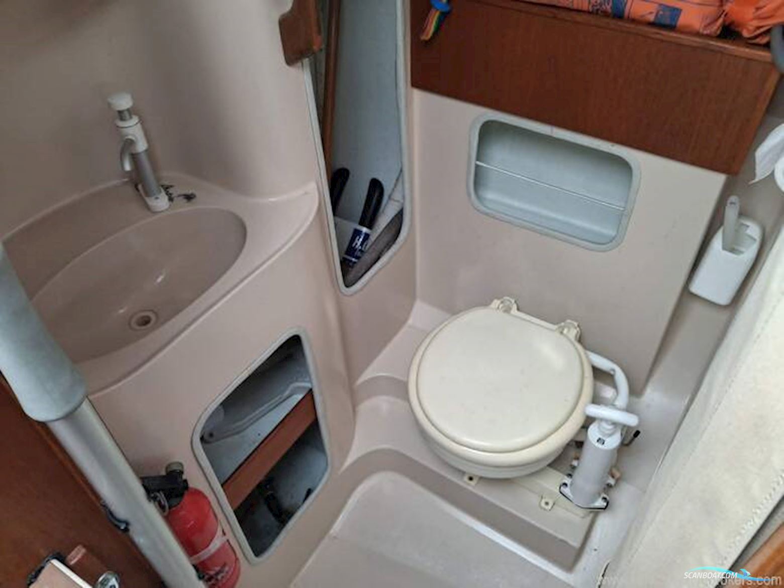 Hunter 245