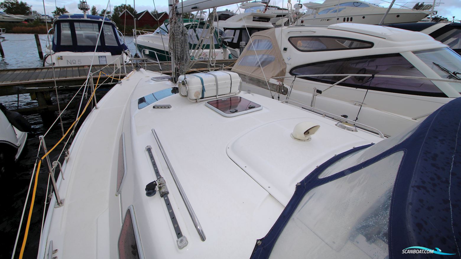 Hunter 33