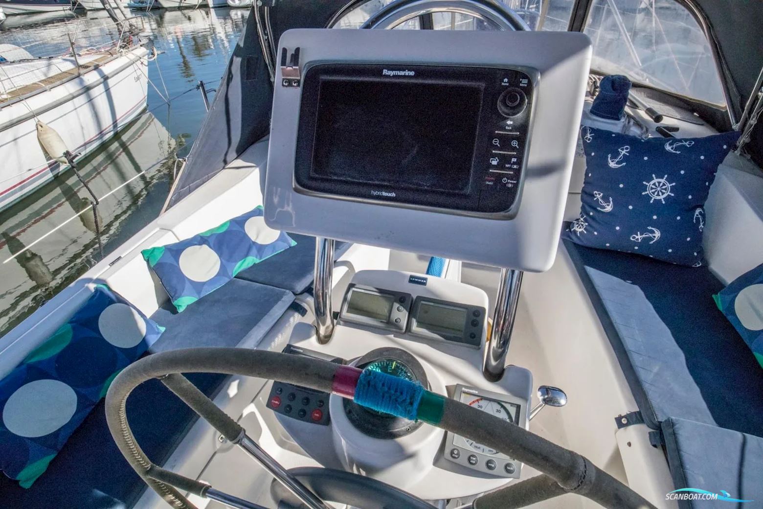 Hunter 36