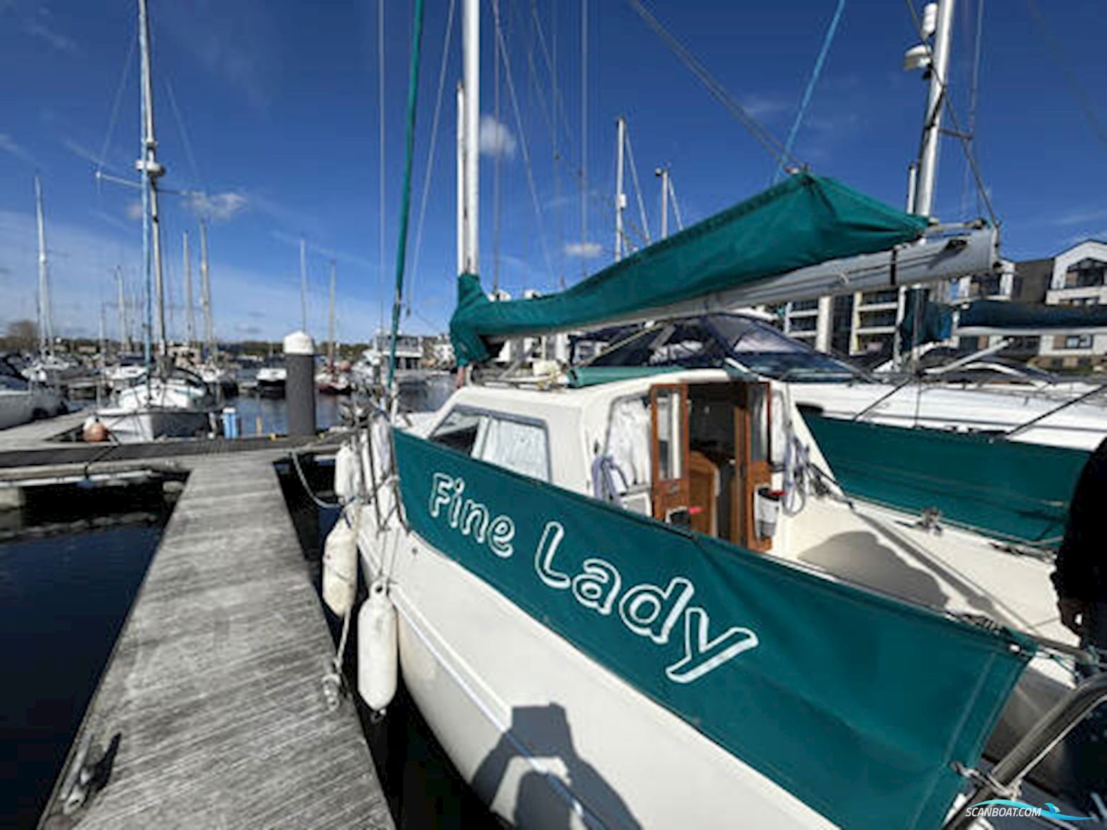 Hunter Horizon 32 Wheelhouse