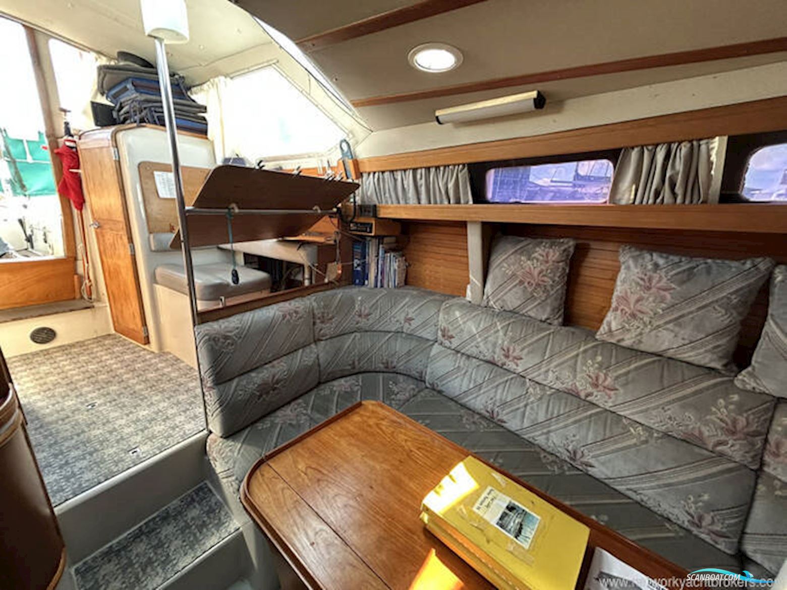 Hunter Horizon 32 Wheelhouse