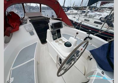 Hunter Legend  326 Segelbåt 2002, med Yanmar  2GM20F motor, England