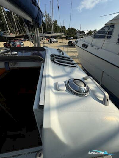 Hunter Pilot 27 Segelbåt 1995, med Nanni 2.5 HE motor, England