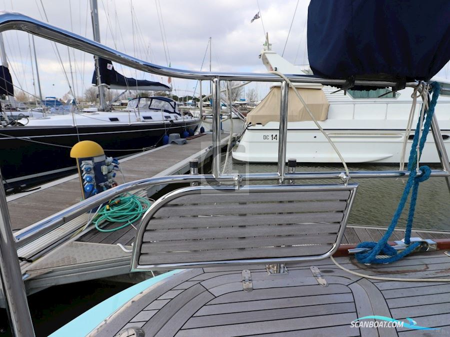 Hylas 54 RS