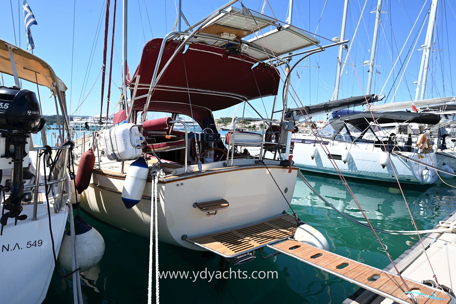 Island Packet 38